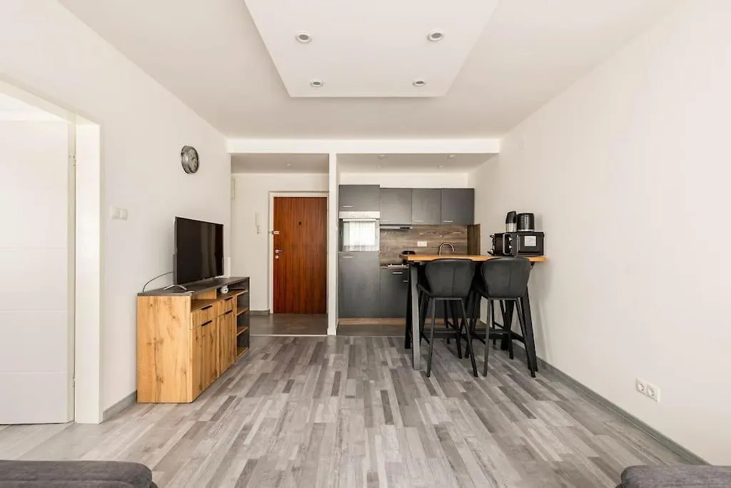 Cozy Renovated Apartment Close To Schoenbrunn Palace Wiedeń